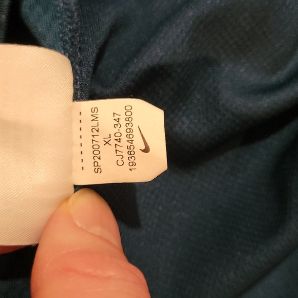 Nike Dri-Fit Tee Youth XL - Picture 4 of 6